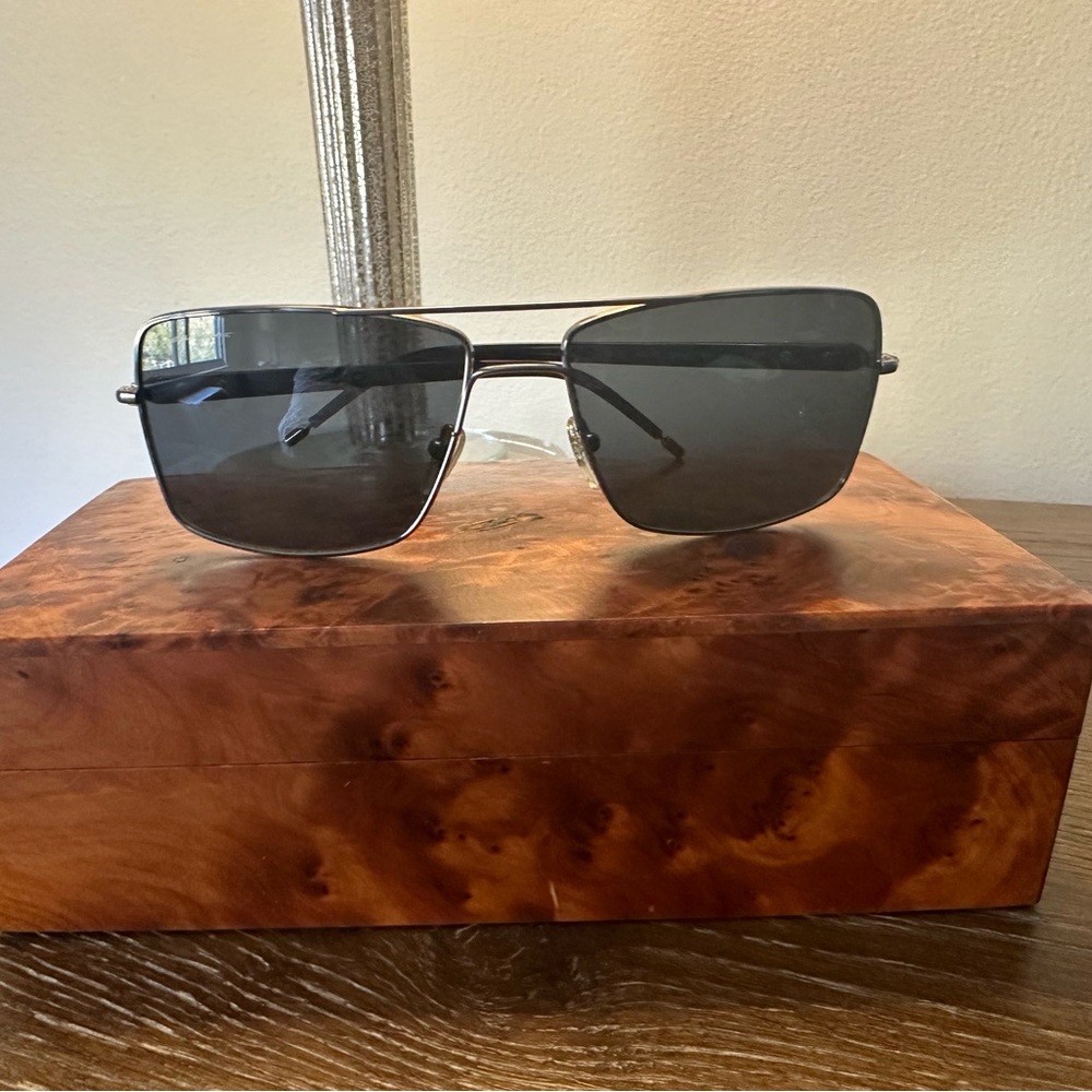 Men’s SALVATORE FERRAGAMO SUNGLASSES BLACK EXCELLENT CONDITION WITH CASE